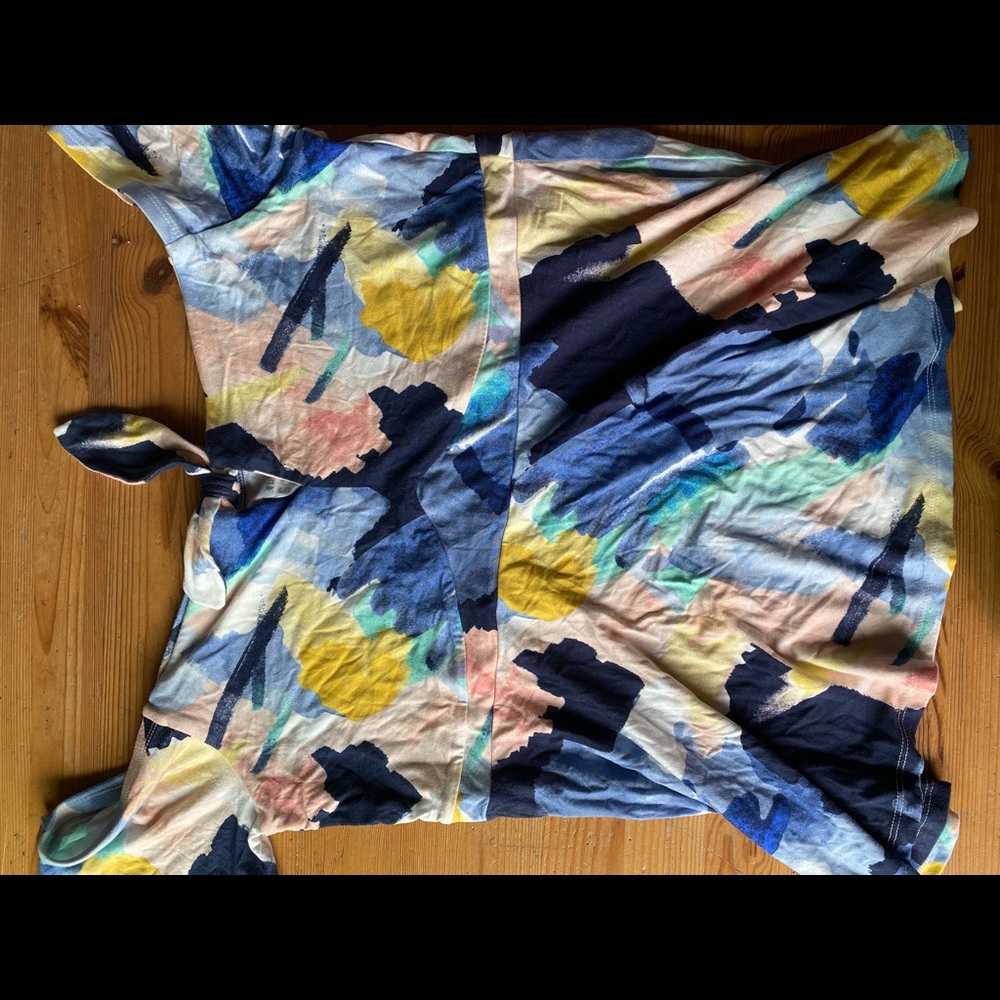 Abstract Torrid off the shoulder blouse - Picture 3 of 4